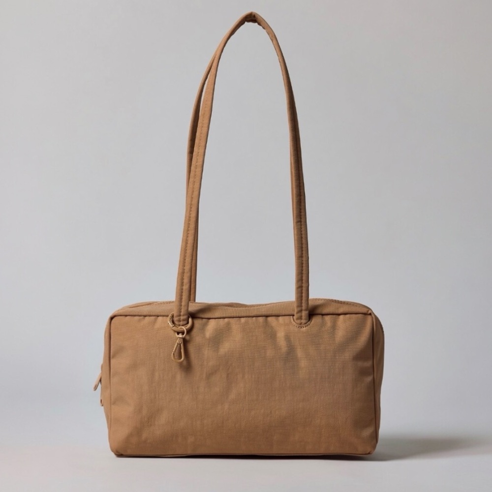 BAGGU Nylon Bowler Bag In Desert Apricot (UO Exclusive) - Picture 3 of 9